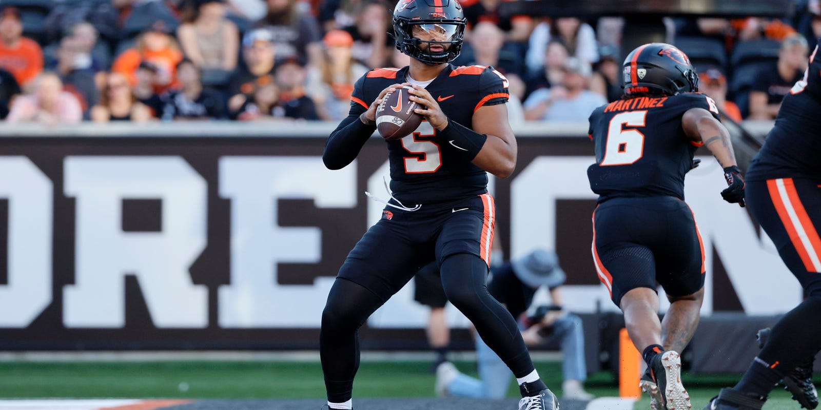 Oregon State football live updates: No. 15 Beavers host No. 18 UCLA