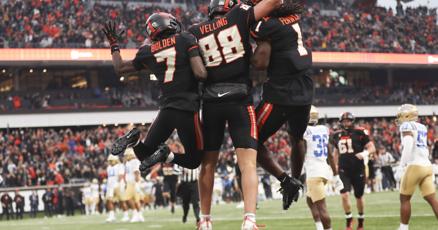 DJ Uiagalelei, Ryan Cooper Jr. power No. 15 Oregon State to a 36-24 win over No. 18 UCLA