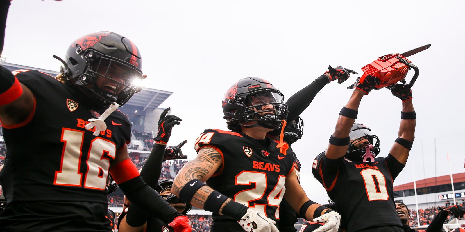 Photos from No. 15 Oregon State Beavers football’s win over No. 18 UCLA