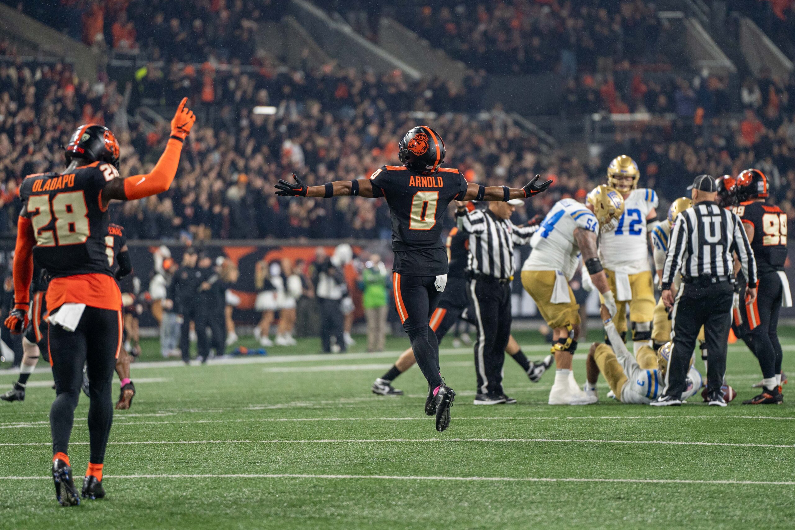 Gallery: UCLA football falls to No. 25 in AP Poll after loss to Oregon State