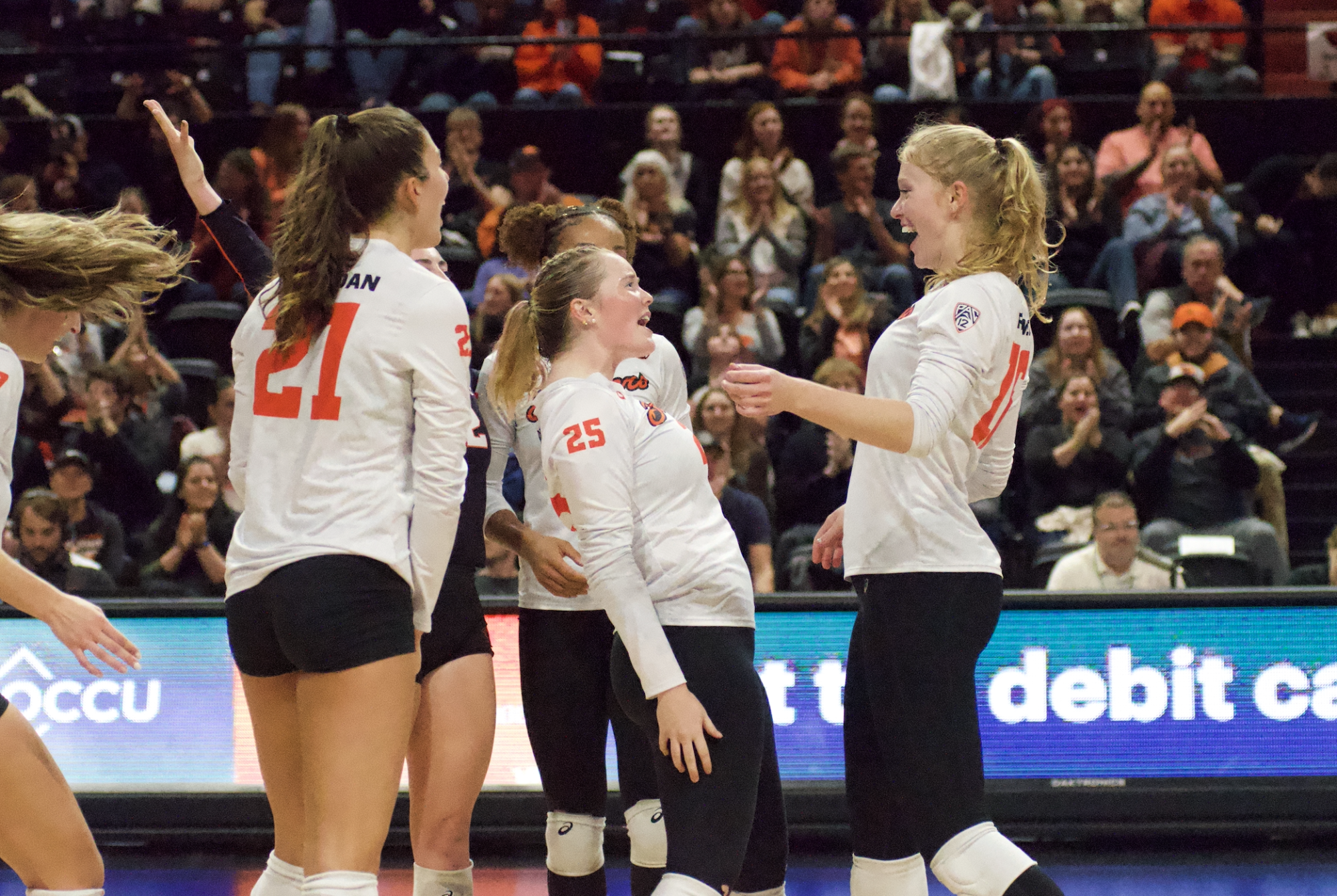 Back-and-forth fight leads to Beaver volleyball victory