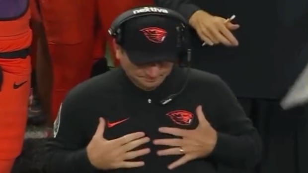 College football coach addresses “milking” gesture during Oregon State game