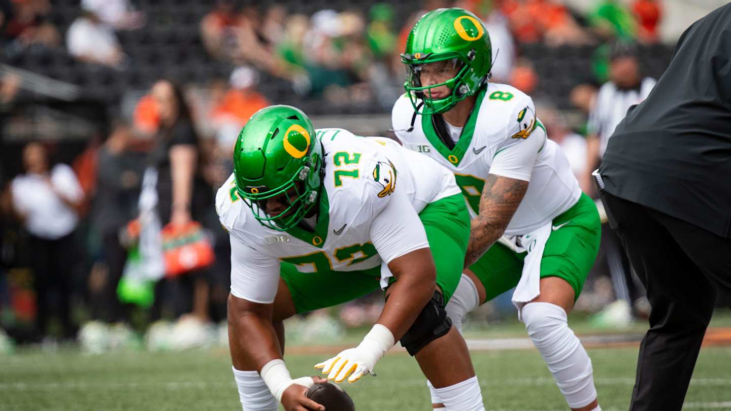 Who Will Be Oregon Ducks Starting Center vs. UCLA Bruins? Iapani Laloulu?