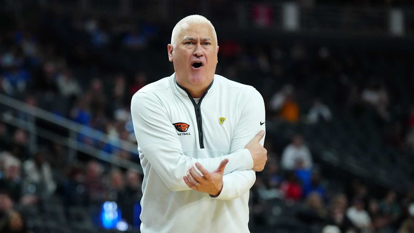 Beavers Overwhelmed By Oregon 87-75 in Road Loss