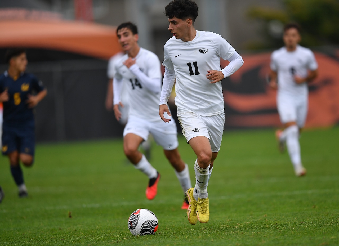 Oregon State men’s soccer falls in extra time to Washington in NCAA tournament