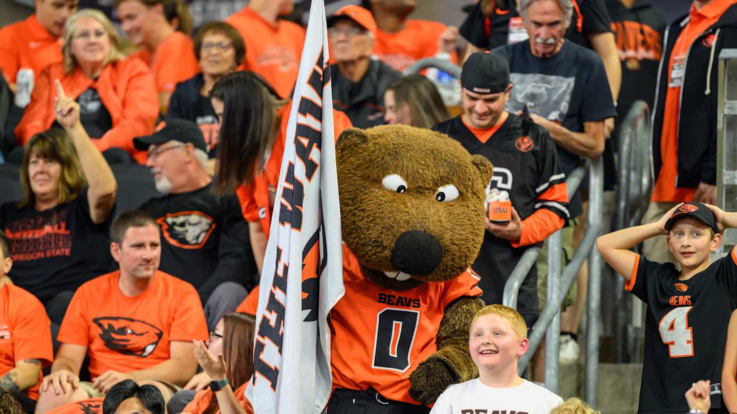 Happy Holidays From State of the Beavs!