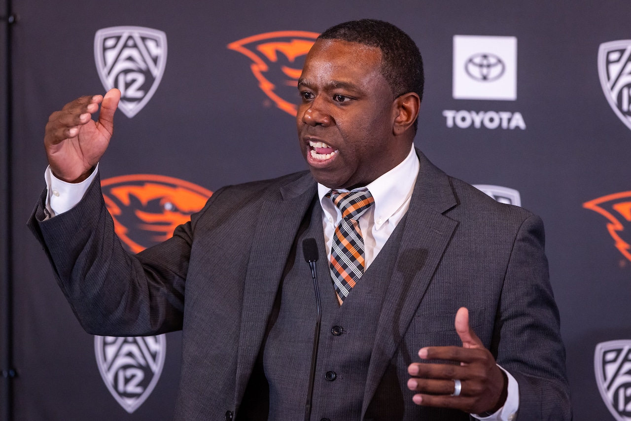 Can Oregon State and Washington State thrive in bucking the trend of Pac-12 football coaches?