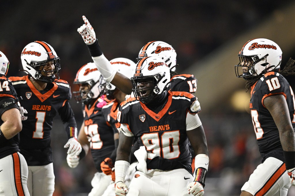 Two more Oregon State football players to enter transfer portal