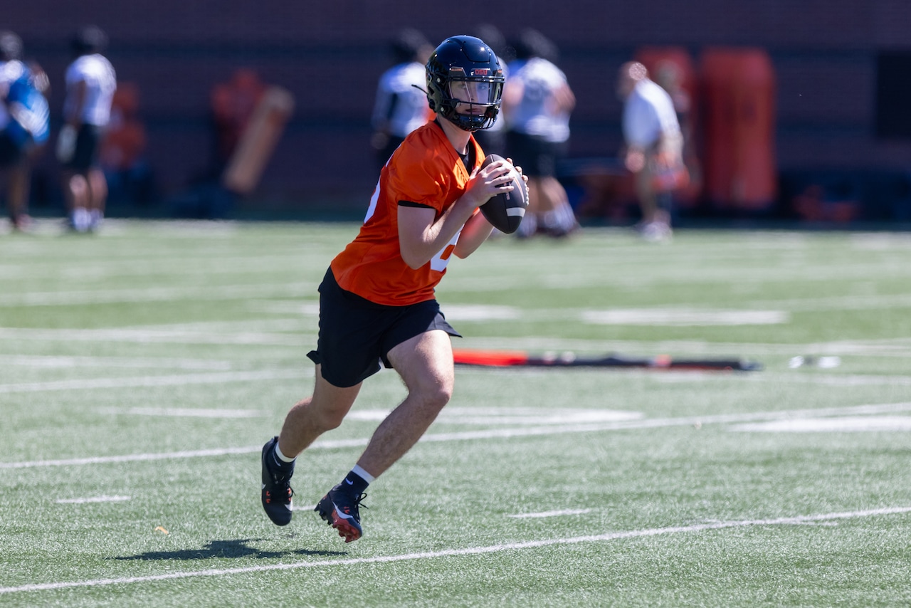 Oregon State quarterback, a former state champion for Wilsonville, enters transfer portal