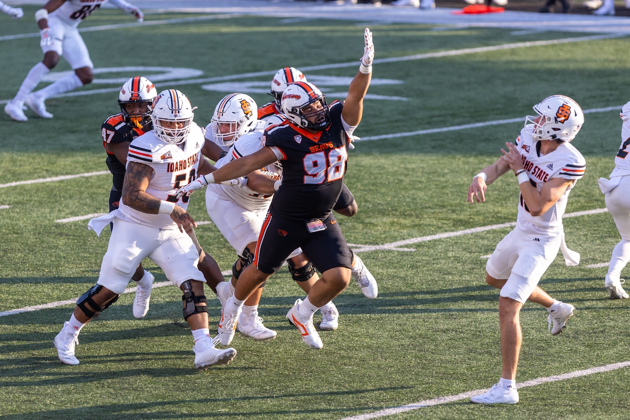 Pair of starters on the Oregon State defensive line enter transfer portal