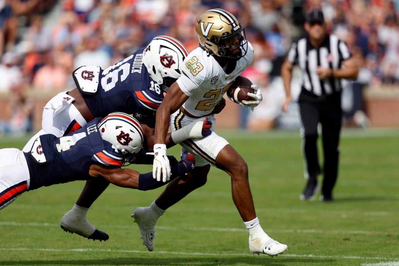 Former SEC running back announces signing with Oregon State